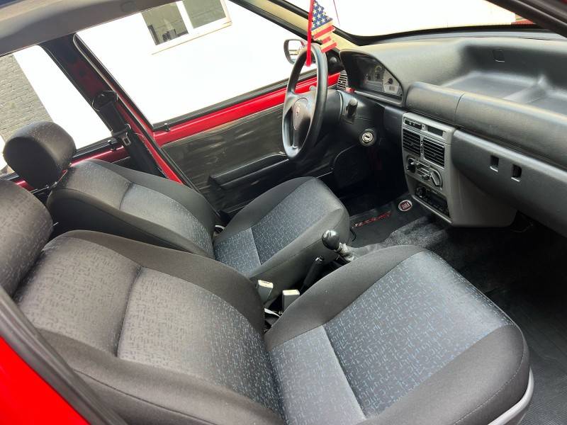 FIAT - UNO - 2009/2010 - Vermelha - R$ 25.900,00