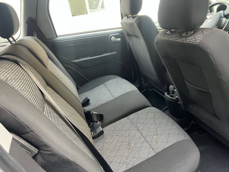 FORD - ECOSPORT - 2011/2012 - Prata - R$ 39.900,00