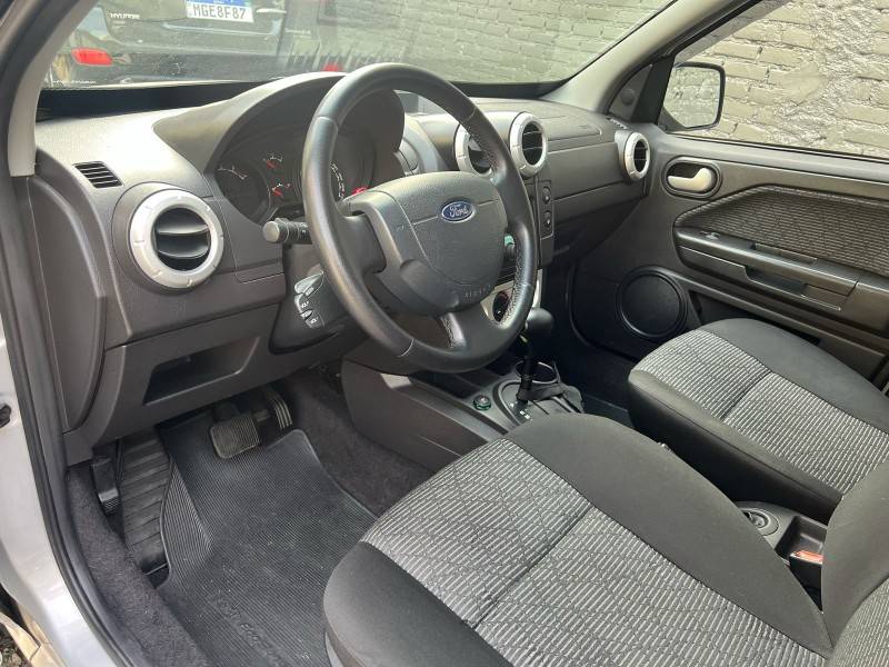 FORD - ECOSPORT - 2011/2012 - Prata - R$ 39.900,00